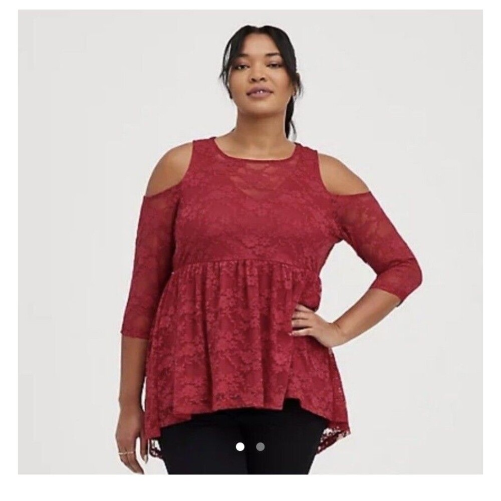 NWT Torrid babydoll stretch lace cold shoulder top‎ size medium